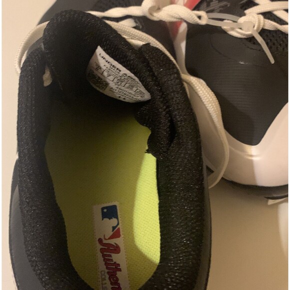 Under Armour Charged Mens Sz 8 Black On Black W/ White Trim Baseball Cleats. NEW - Picture 7 of 7